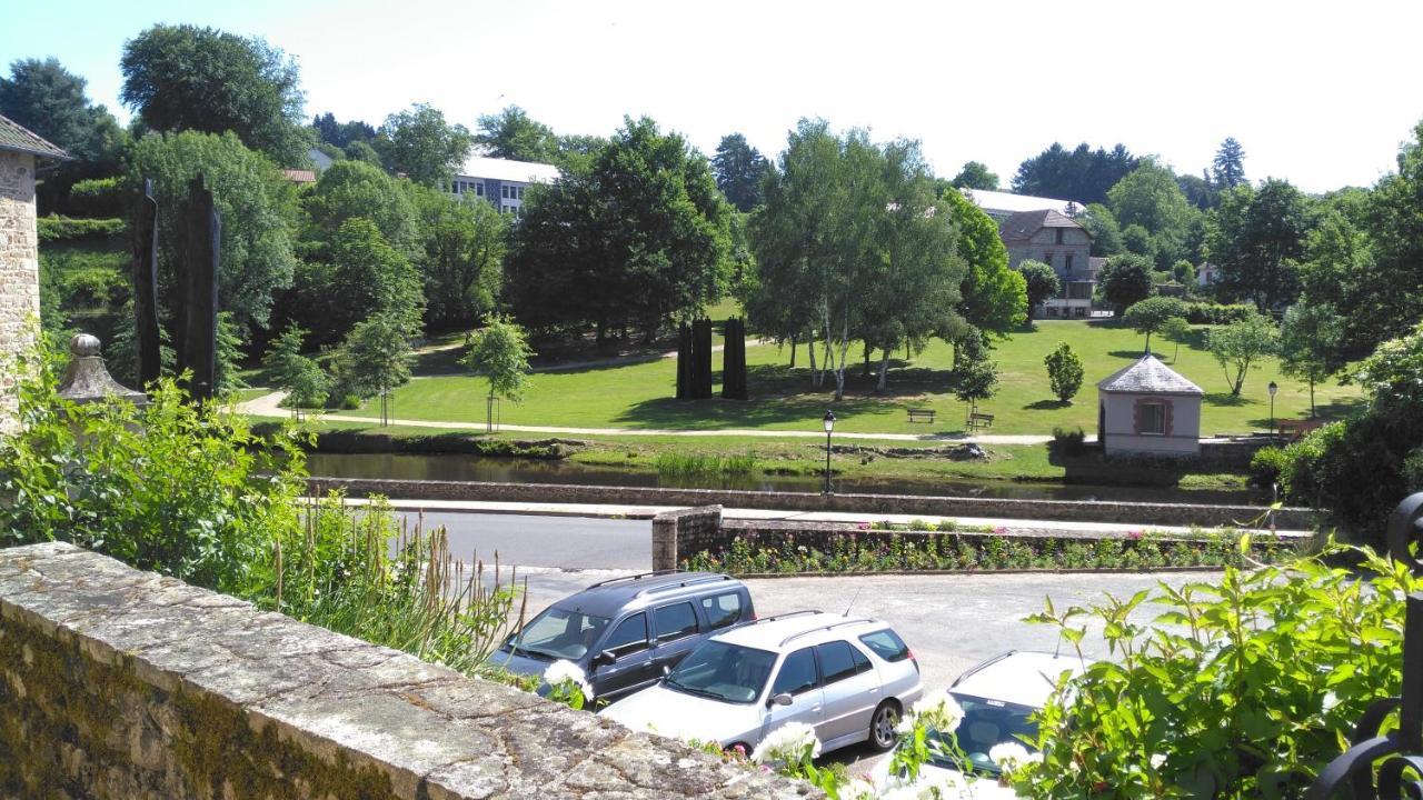 Bed and Breakfast Le Petit Papillon Eymoutiers  Esterno foto